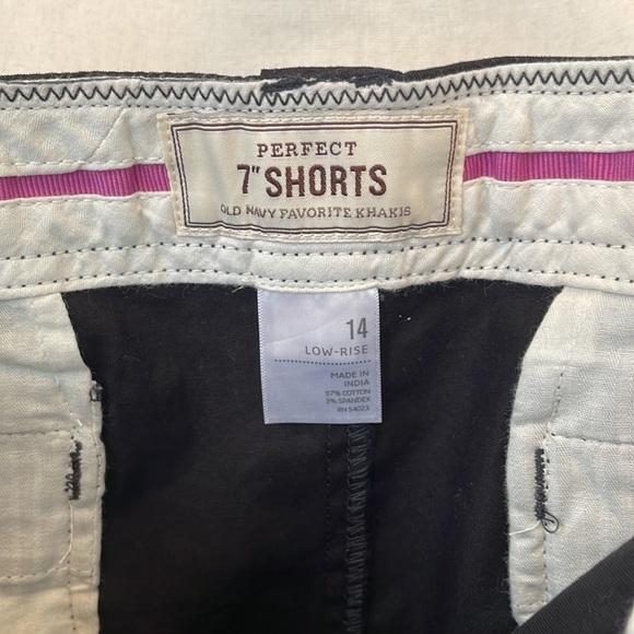 Old Navy Perfect Shorts Chino Shorts - Picture 9 of 15